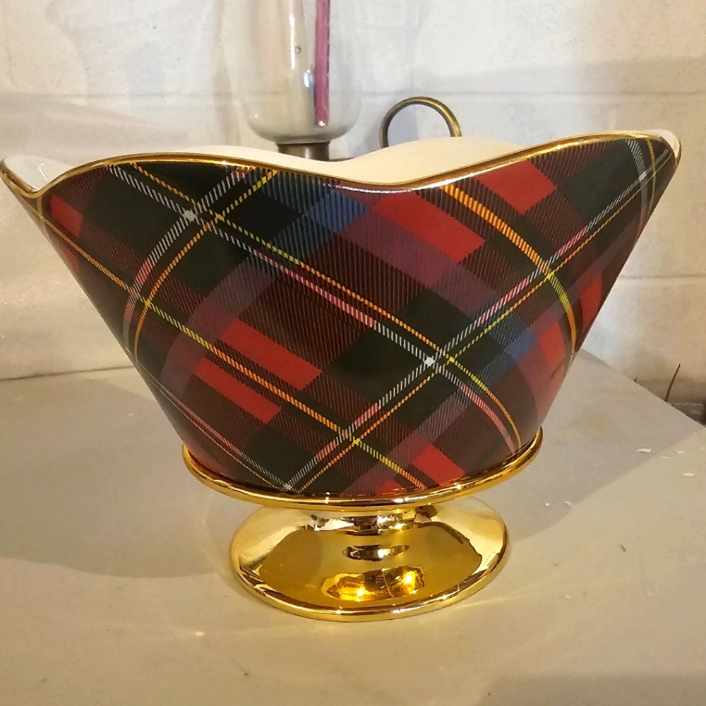 Beautiful Ceramic Christmas Plaid bowl
